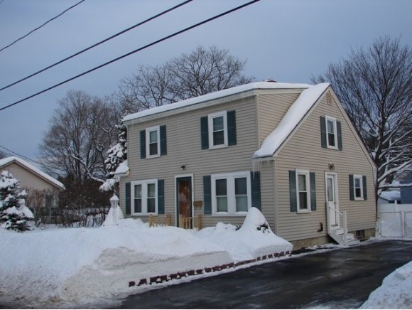 27 Park Street Rochester, NH 03867 - Photo 1 of 1
