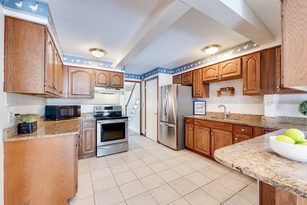 65 Churchill Road West Springfield, MA 01089 - Photo 9 of 41