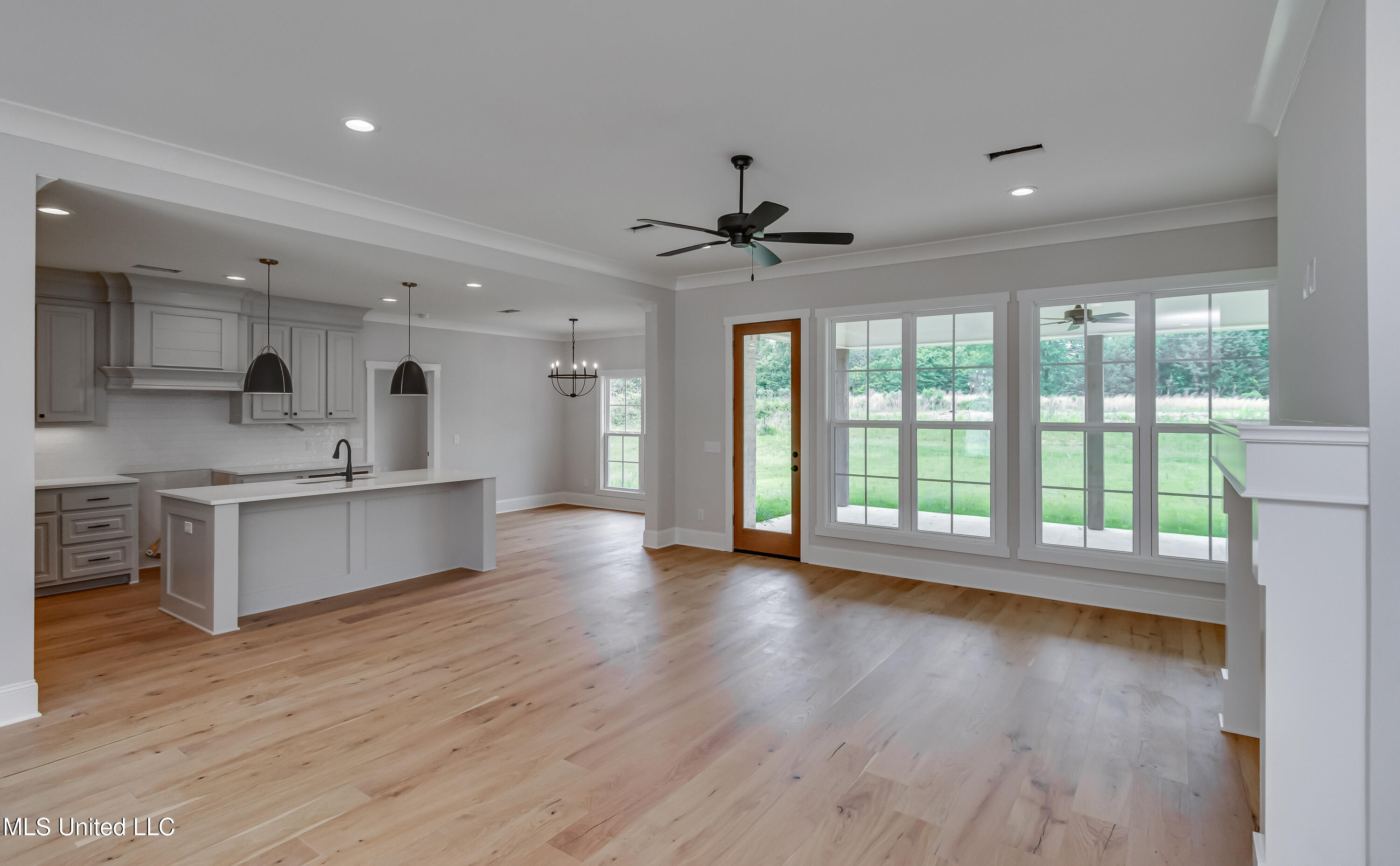 124 Grayson Way Madison, MS 39110 - Photo 13 of 49 Open and Spacious