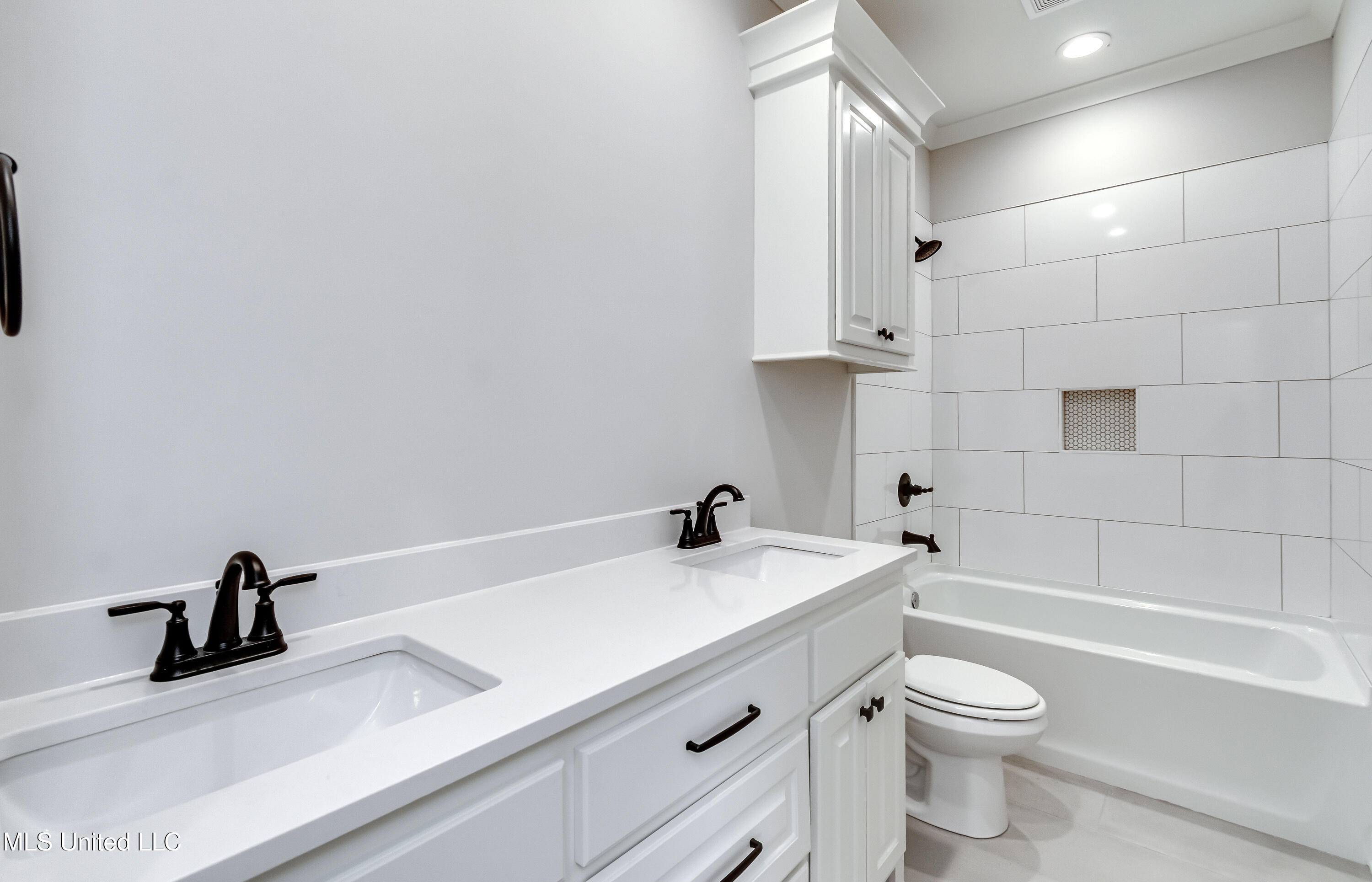 124 Grayson Way Madison, MS 39110 - Photo 40 of 49 Ba2 W/ Double Vanities