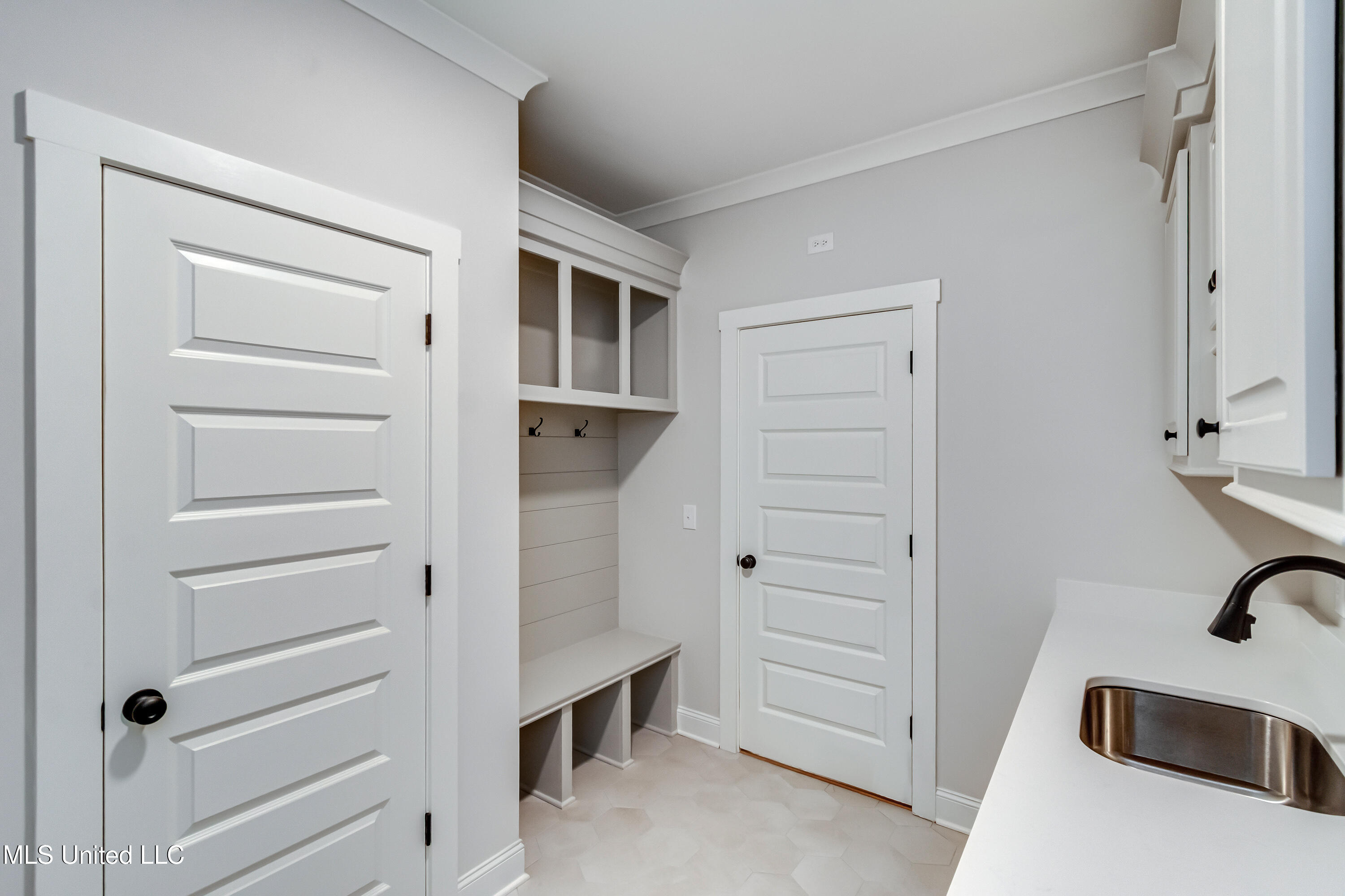 124 Grayson Way Madison, MS 39110 - Photo 44 of 49 Drop Off Zone/ Sink/Drying Rod