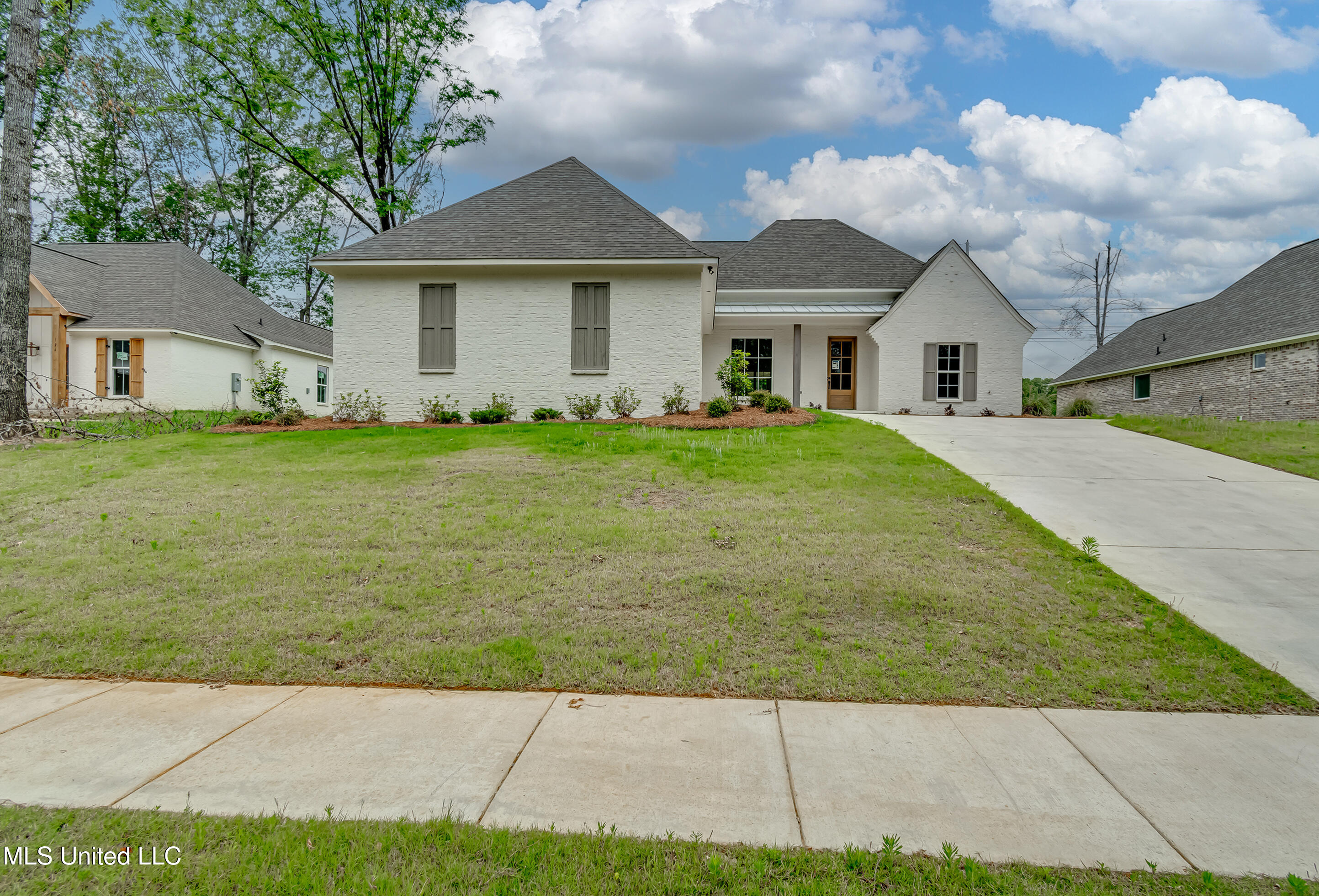 124 Grayson Way Madison, MS 39110 - Photo 5 of 49 Cul de Sac Street