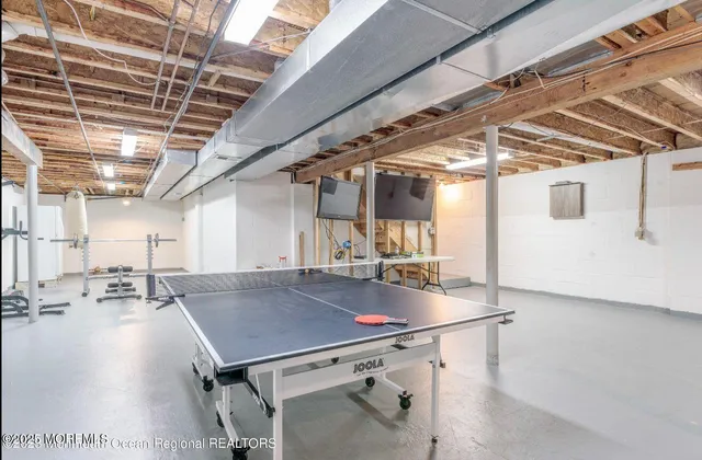 a view of a storage & utility room