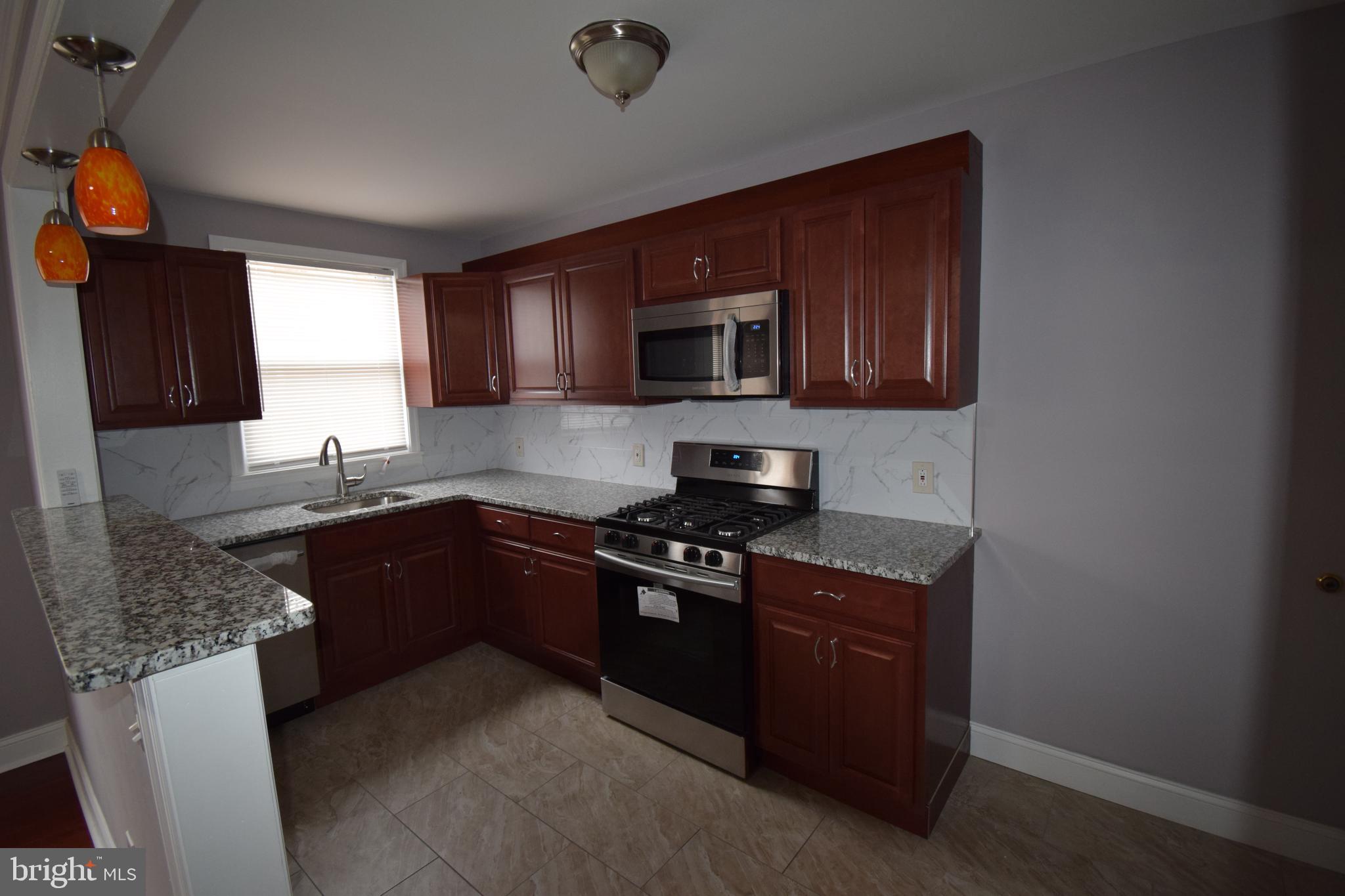 6858 Radbourne Road Upper Darby, PA 19082 - Photo 10 of 18