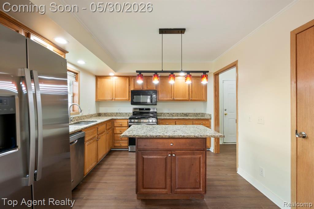 2018 John R Road Troy, MI 48083 - Photo 3 of 30