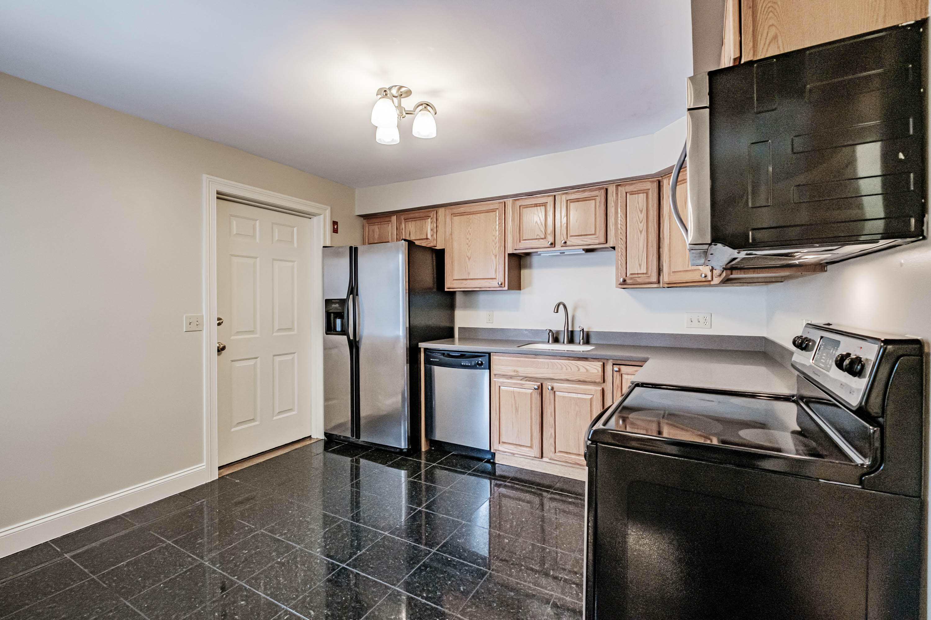 19 Foreside Common Road, Unit 19 Falmouth, ME 04105 - Photo 8 of 42 20220214gp-60011