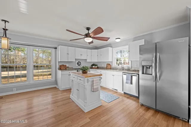 $775,000 | 236 Shoreline Drive, New Bern, NC 28562