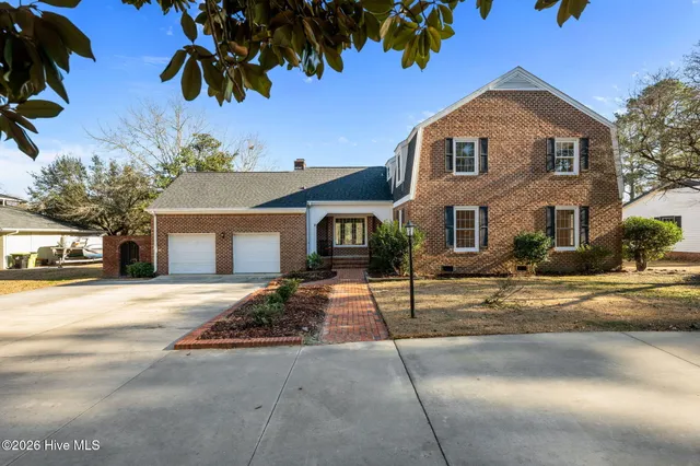 $775,000 | 236 Shoreline Drive, New Bern, NC 28562