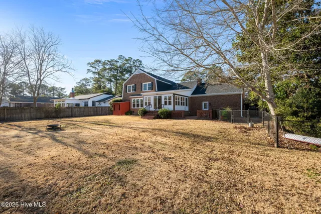 $775,000 | 236 Shoreline Drive, New Bern, NC 28562