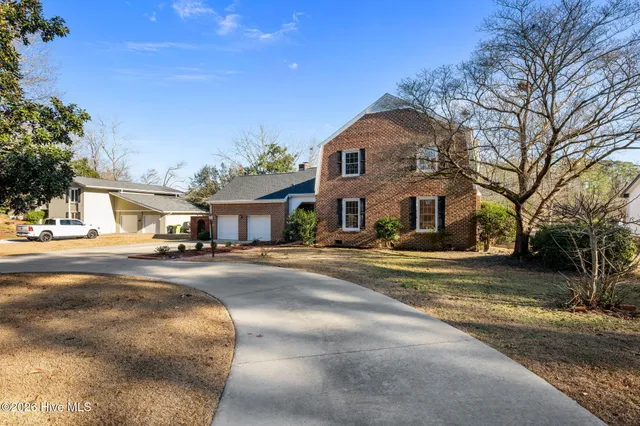 $775,000 | 236 Shoreline Drive, New Bern, NC 28562