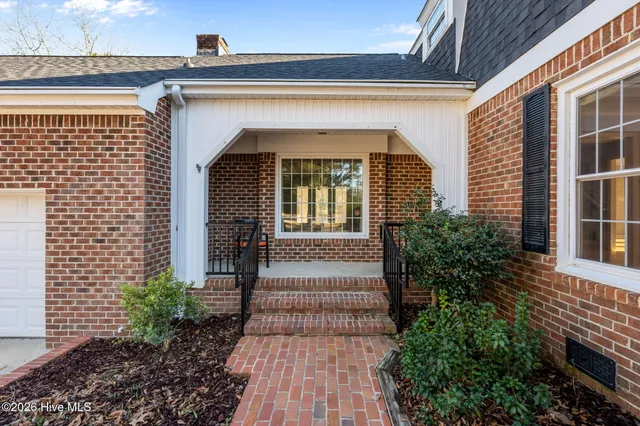 $775,000 | 236 Shoreline Drive, New Bern, NC 28562