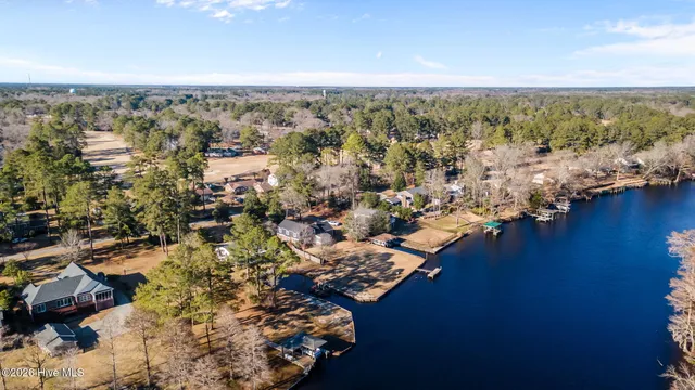 $775,000 | 236 Shoreline Drive, New Bern, NC 28562