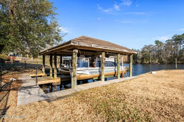 $775,000 | 236 Shoreline Drive, New Bern, NC 28562