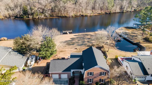 $775,000 | 236 Shoreline Drive, New Bern, NC 28562