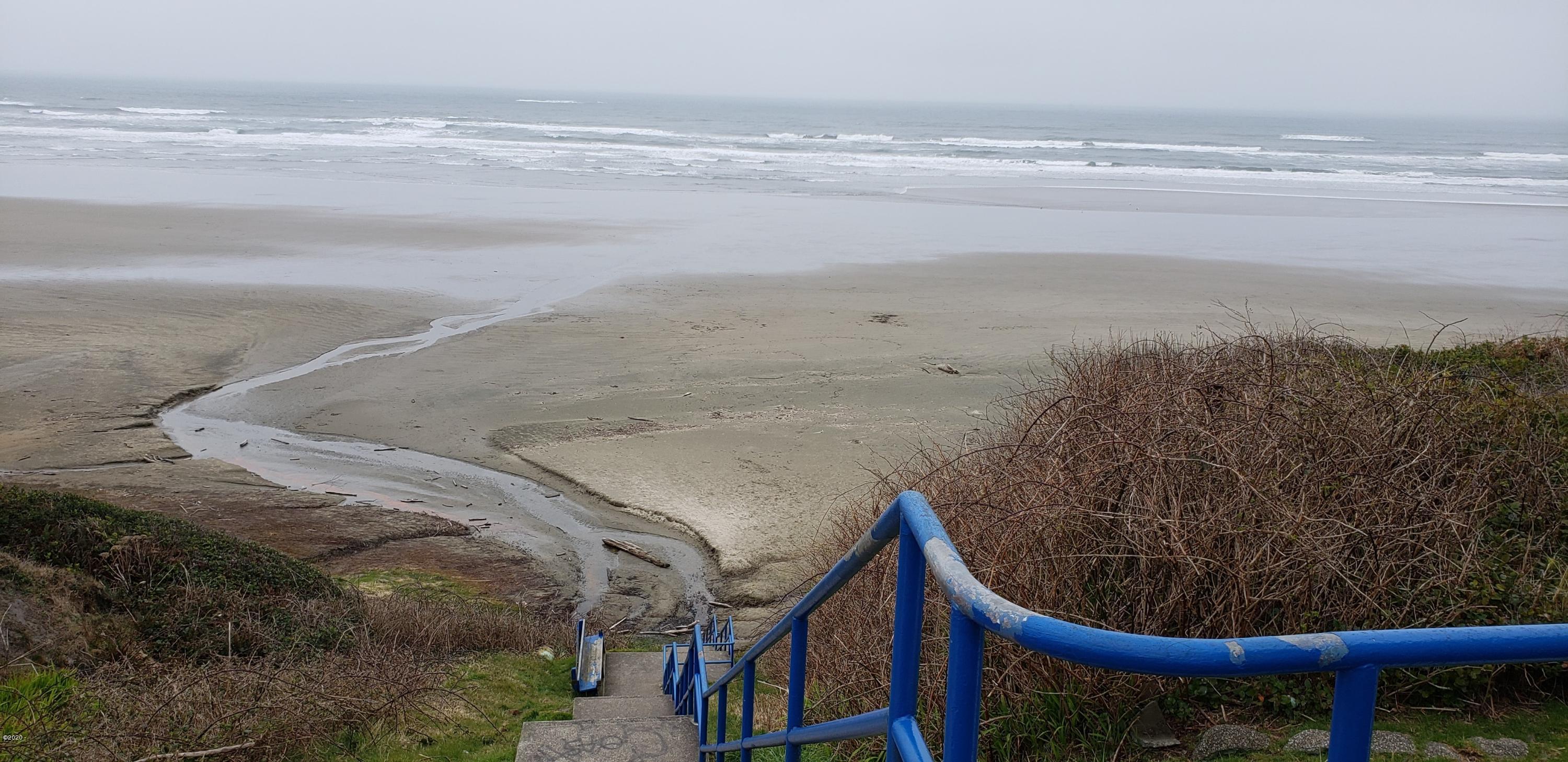 338 Southwest Woods Street Newport, OR 97365 - Photo 5 of 20 Beach access across Street