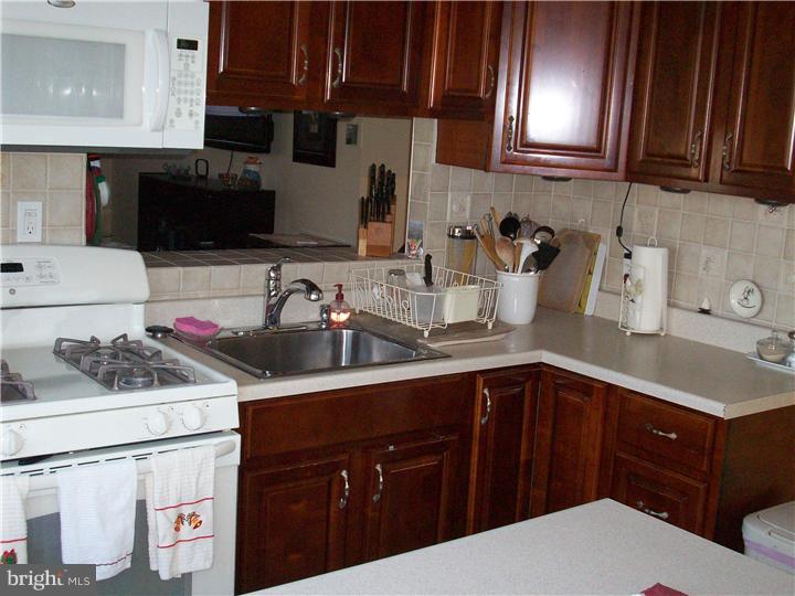 2849 Nestling Road Philadelphia, PA 19154 - Photo 6 of 17 Gallery Image 6