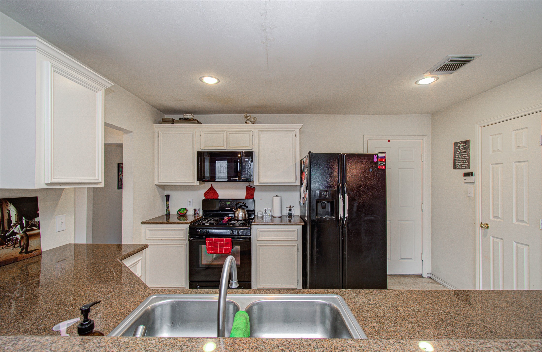 1718 Redwing Ridge Drive Houston, TX 77009 - Photo 5 of 44