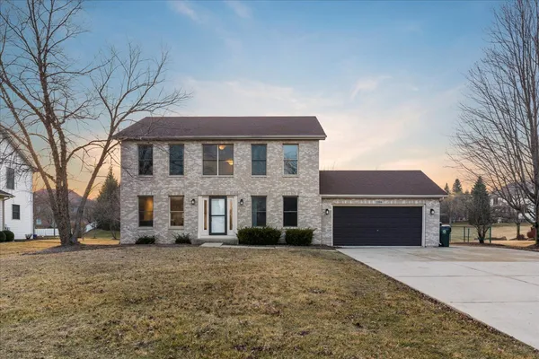 $582,000 | 1294 Hunters Ridge East, Hoffman Estates, IL 60192