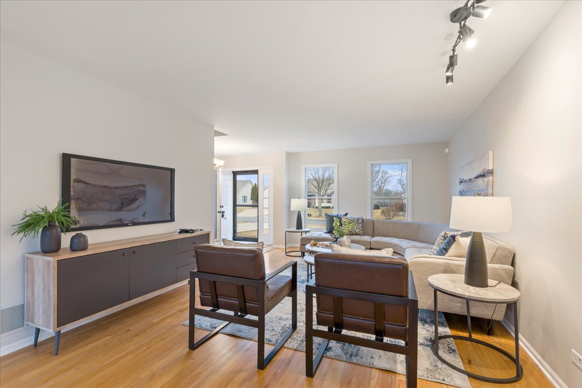 1294 Hunters Ridge East Hoffman Estates, IL 60192 - Photo 14 of 38