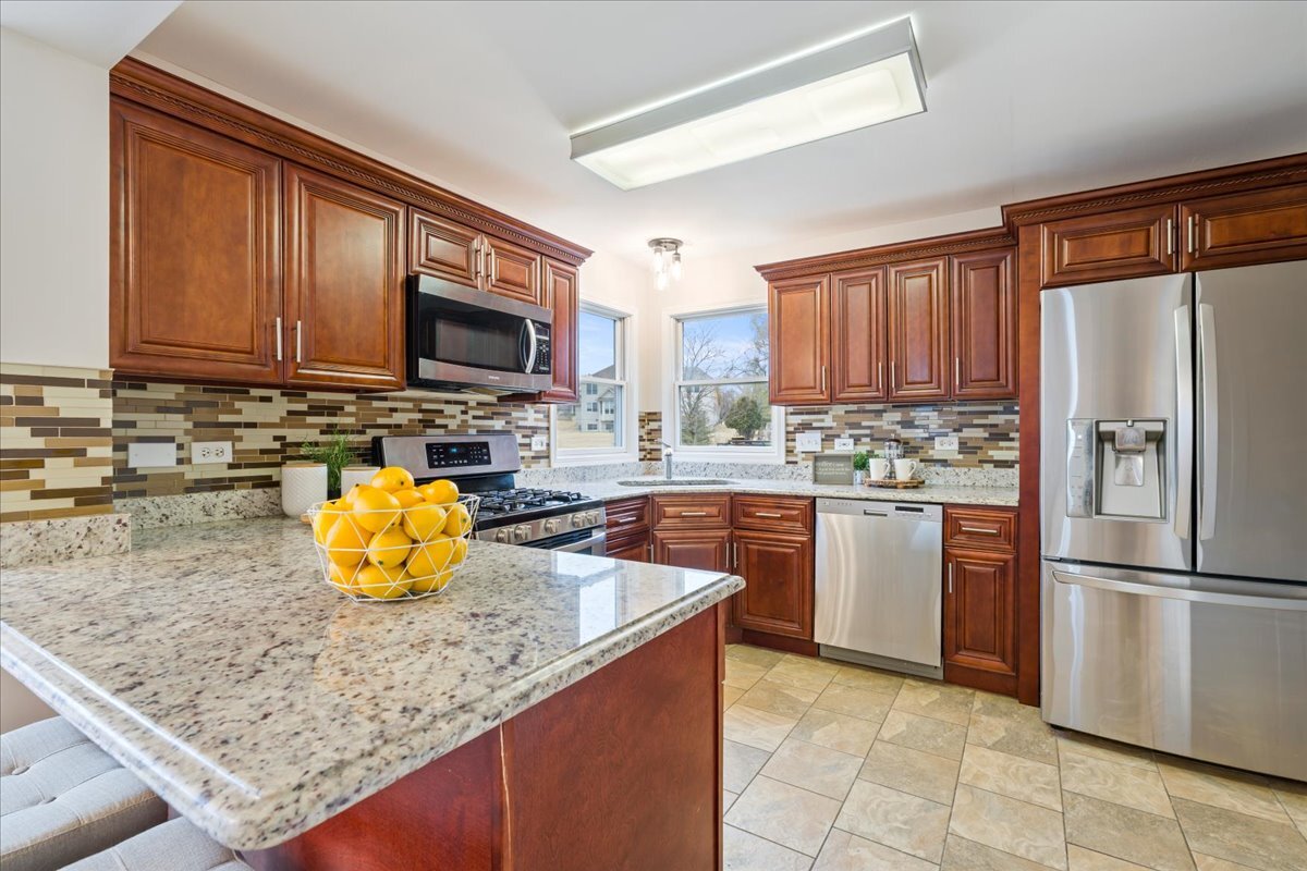 1294 Hunters Ridge East Hoffman Estates, IL 60192 - Photo 16 of 38