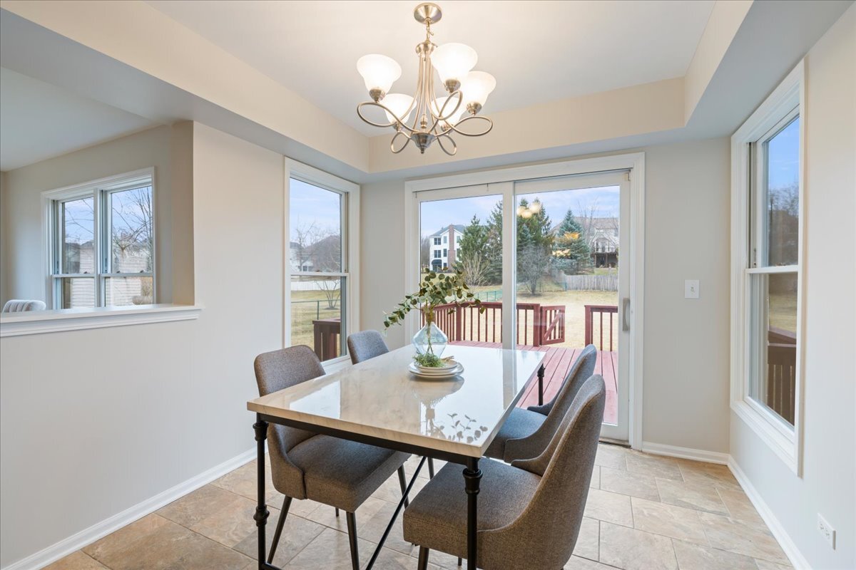 1294 Hunters Ridge East Hoffman Estates, IL 60192 - Photo 6 of 38