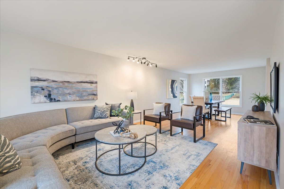 1294 Hunters Ridge East Hoffman Estates, IL 60192 - Photo 7 of 38