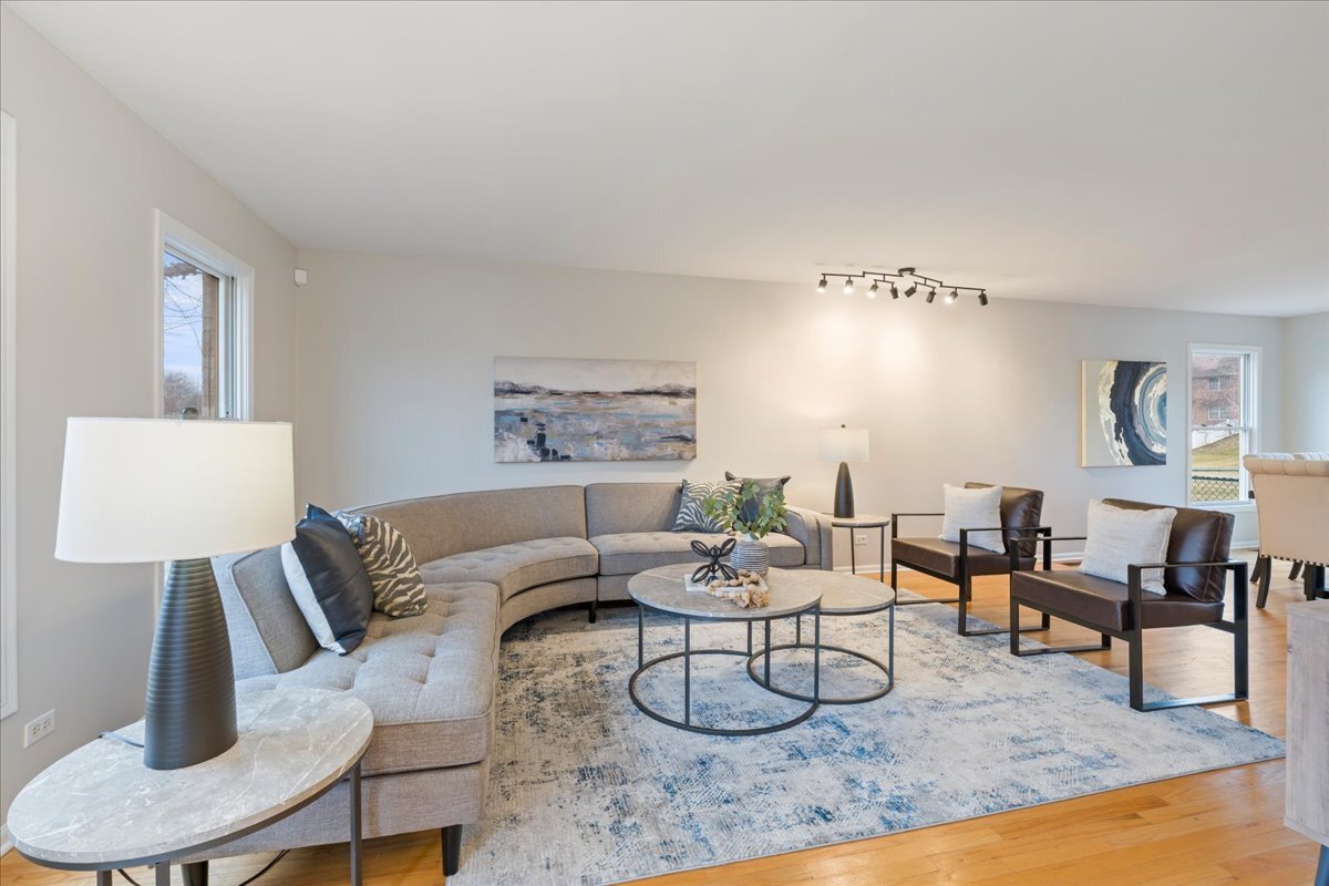 1294 Hunters Ridge East Hoffman Estates, IL 60192 - Photo 8 of 38