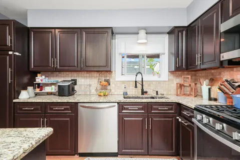 $485,000 | 530 North Fairfield Avenue, Lombard, IL 60148