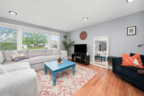 $485,000 | 530 North Fairfield Avenue, Lombard, IL 60148