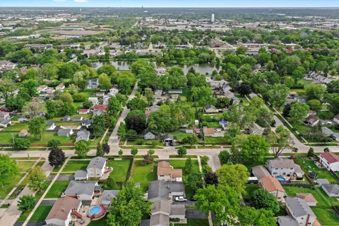 $485,000 | 530 North Fairfield Avenue, Lombard, IL 60148