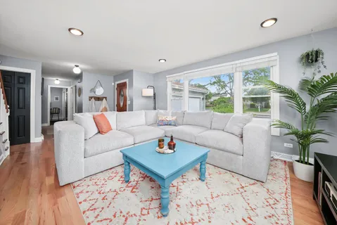 $485,000 | 530 North Fairfield Avenue, Lombard, IL 60148