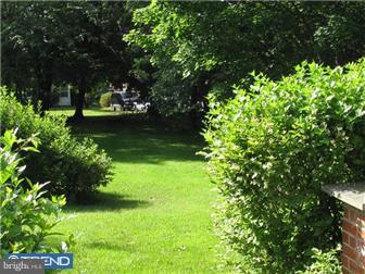17 South Malin Road Broomall, PA 19008 - Photo 3 of 4 Exterior Back