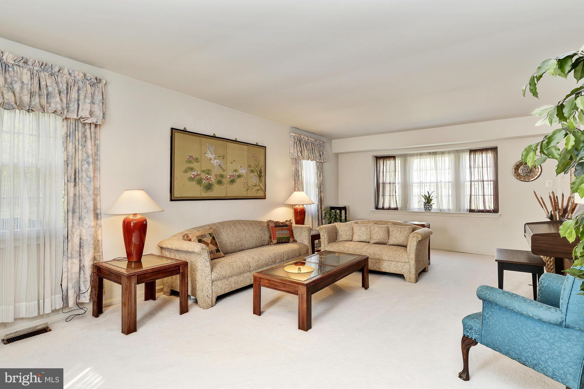 3208 Bustleton Lane Silver Spring, MD 20906 - Photo 3 of 28 Living Room