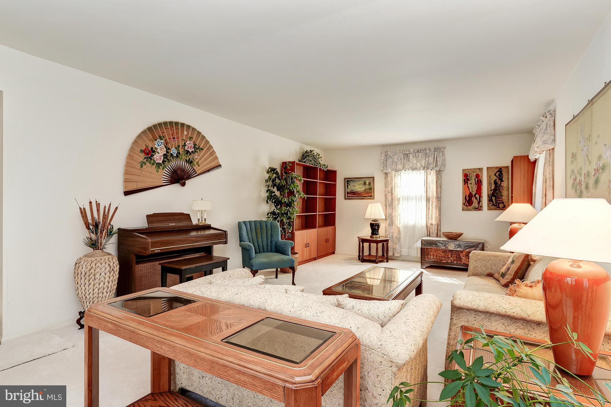 3208 Bustleton Lane Silver Spring, MD 20906 - Photo 4 of 28 Living Room