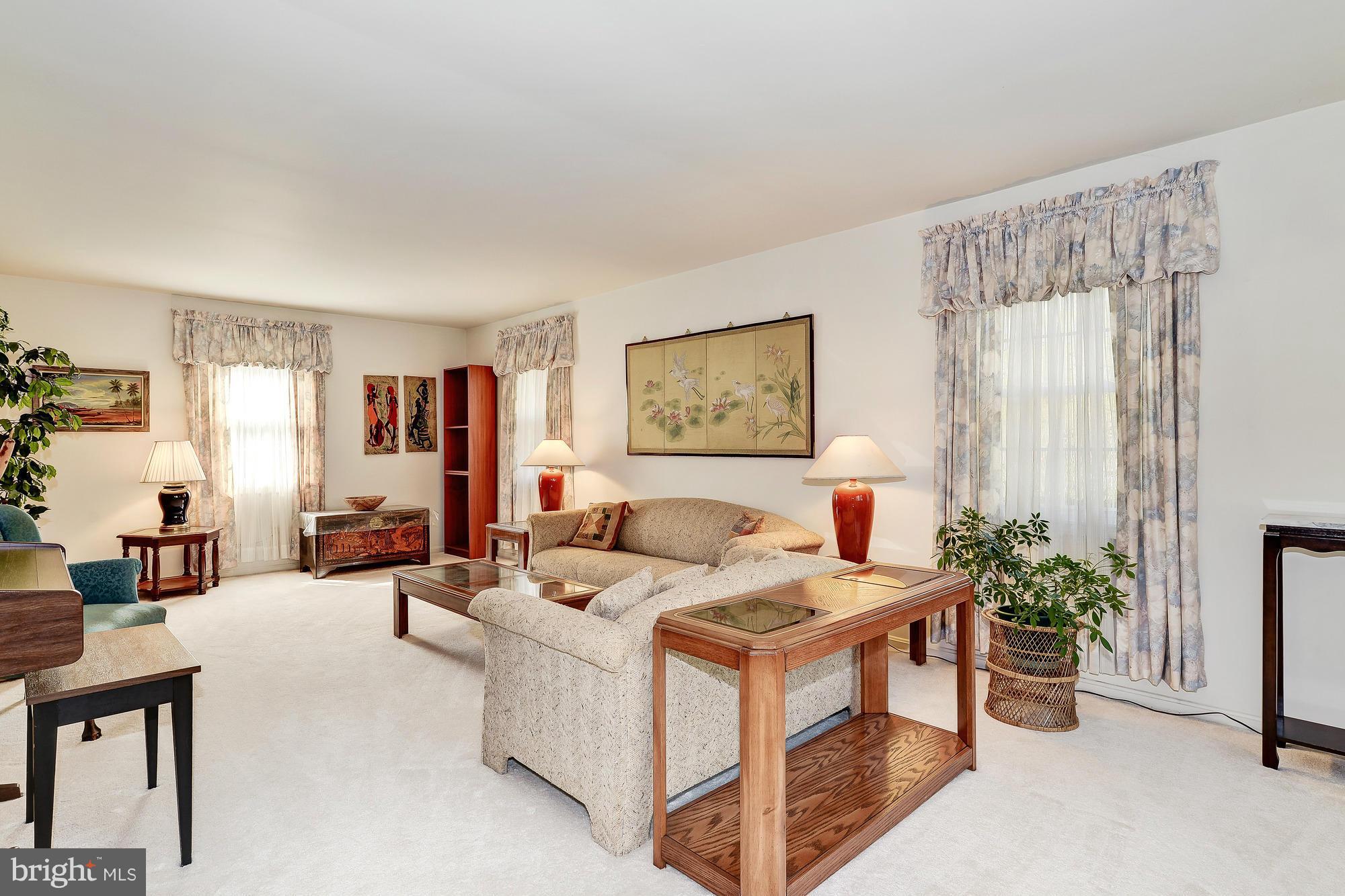 3208 Bustleton Lane Silver Spring, MD 20906 - Photo 5 of 28 Living Room