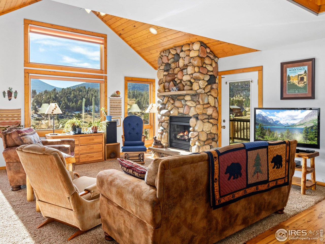 1850 Ranch Circle Estes Park, CO 80517 - Photo 3 of 46 Nice comfy living area!