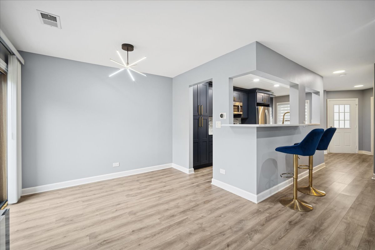 216 Winnsboro Court, Unit A Schaumburg, IL 60193 - Photo 8 of 20