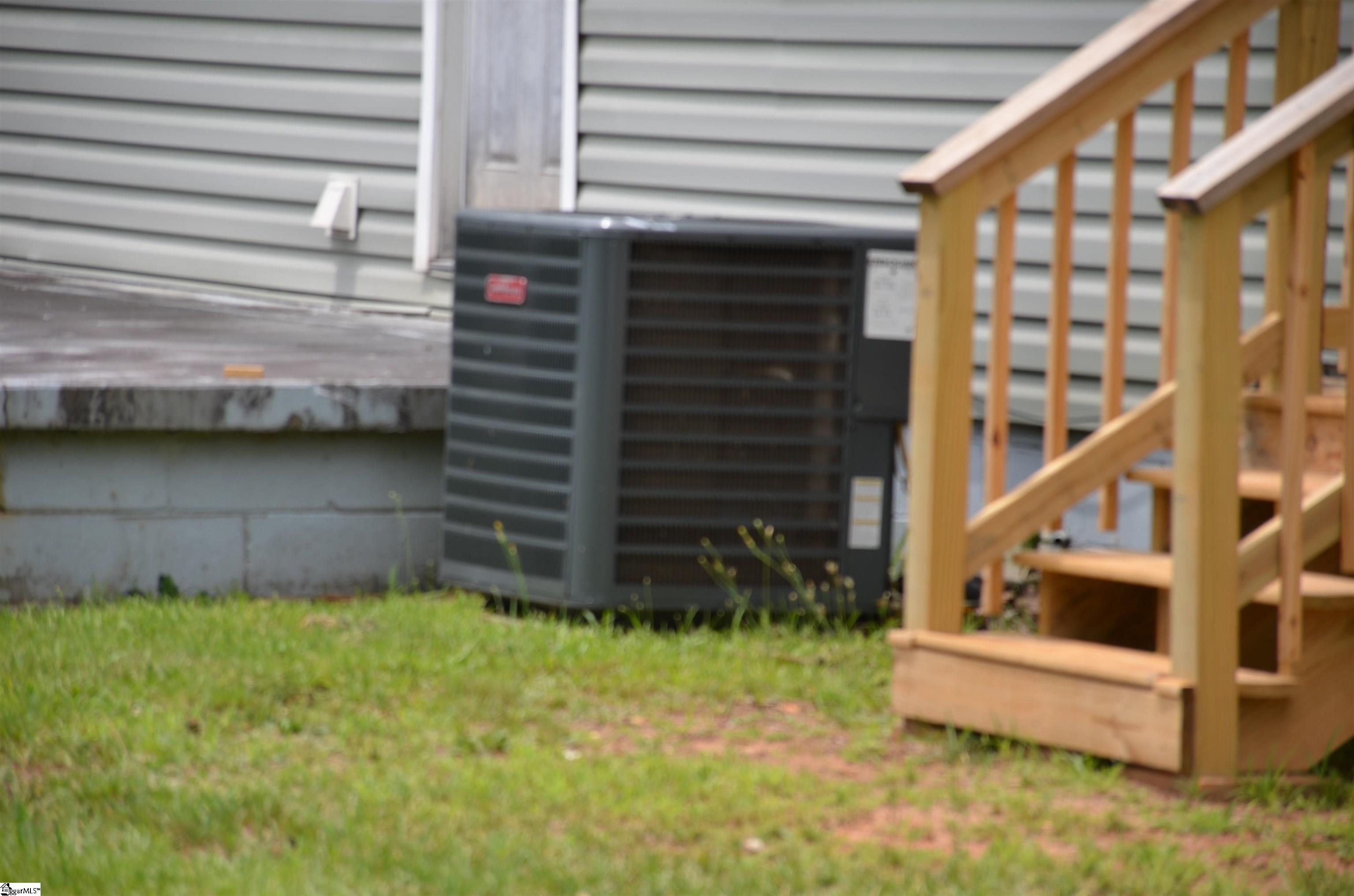 733 Brockman McClimon Road Greer, SC 29651 - Photo 14 of 27
