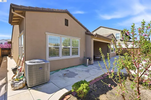 $1,088,000 | 215 Cara Court, Mountain House, CA 95391