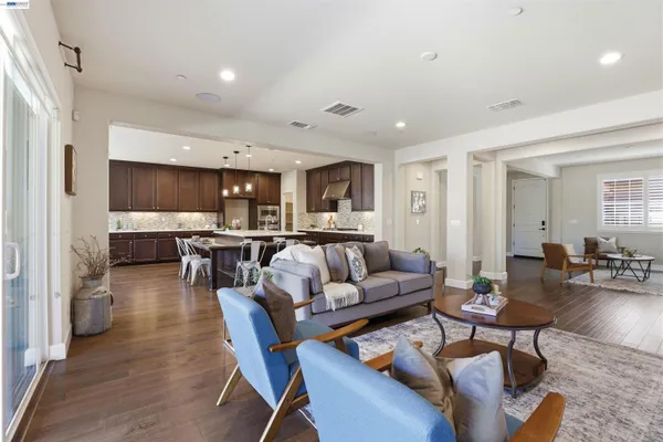 $1,088,000 | 215 Cara Court, Mountain House, CA 95391