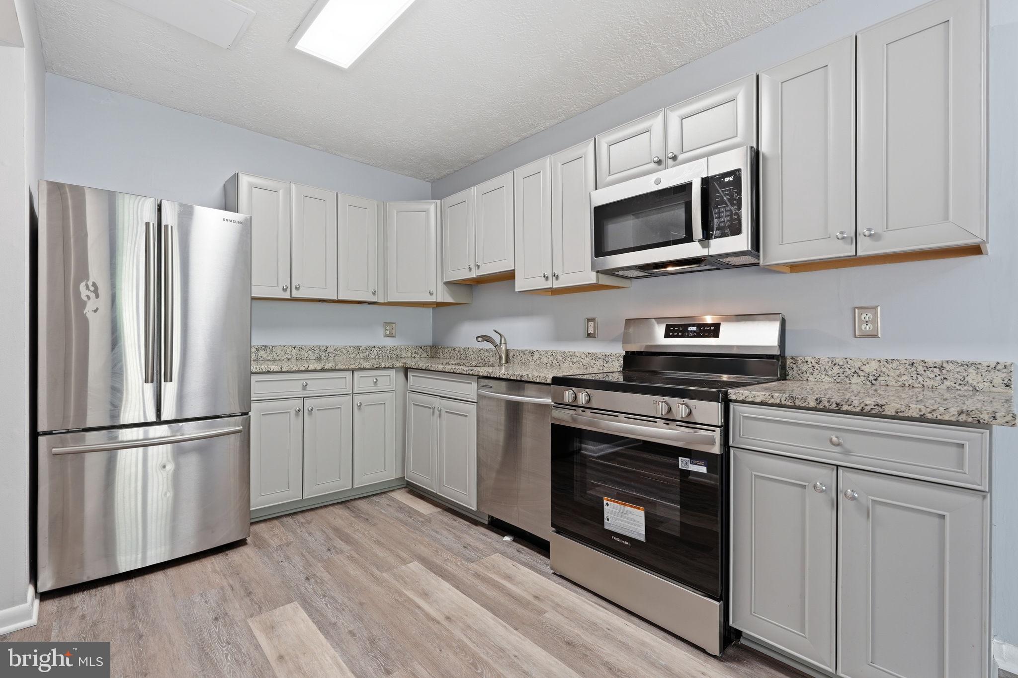 9554 Transfer Row Columbia, MD 21045 - Photo 13 of 35 Stainless steel appliances