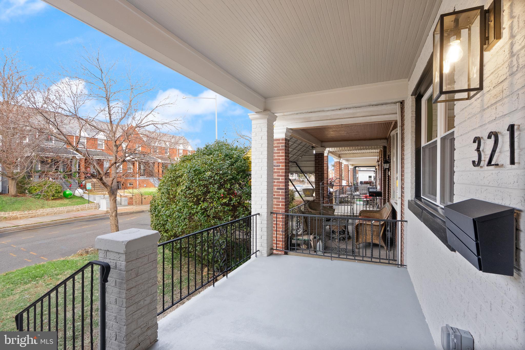 321 16th Street Northeast Washington, DC 20002 - Photo 3 of 46