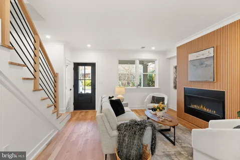 $1,029,900 | 321 16th Street Northeast, Washington, DC 20002