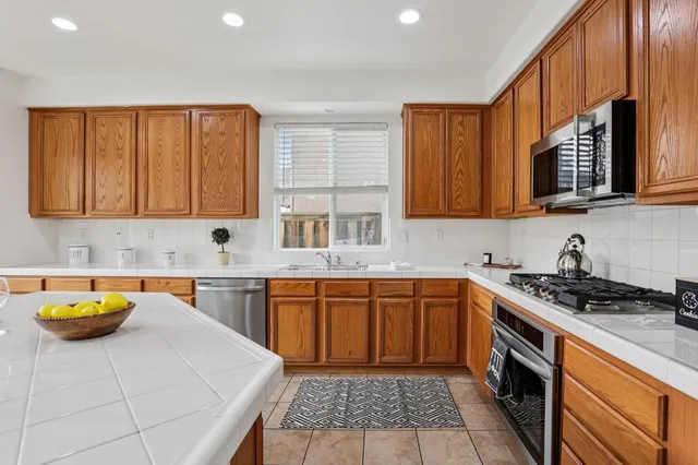 $660,000 | 660 Bramblewood Avenue, Lathrop, CA 95330