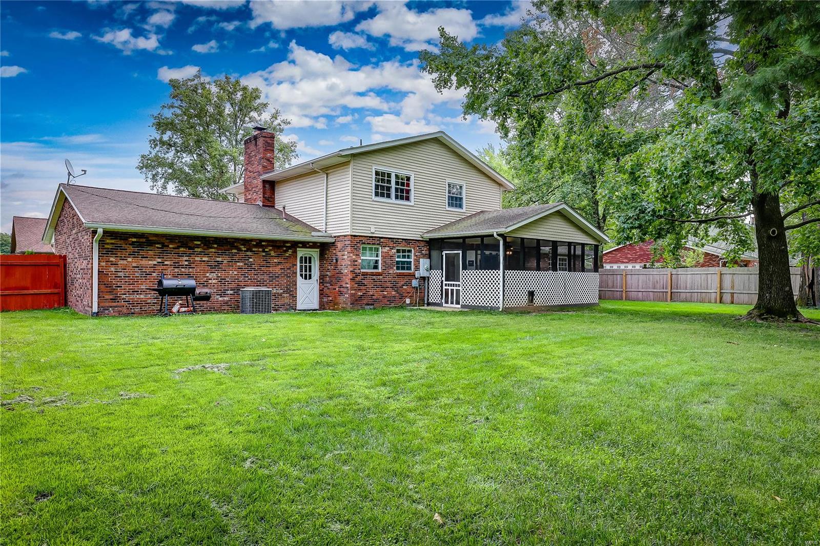 911 Indian Springs Road O'Fallon, IL 62269 - Photo 4 of 30 Gallery Image 4