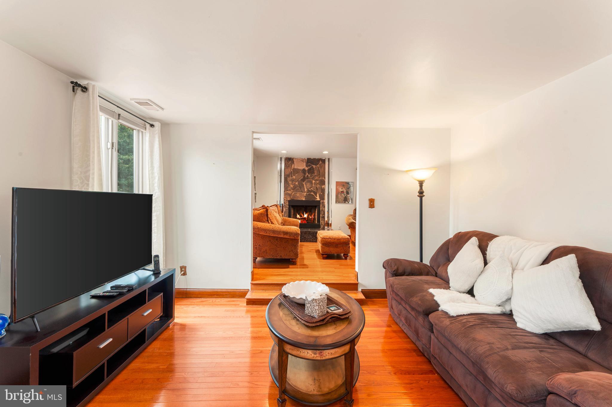 8912 Springview Road Philadelphia, PA 19115 - Photo 7 of 36