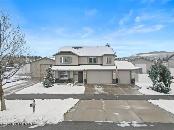 $725,000 | 1020 West Jenicek Loop, Post Falls, ID 83854