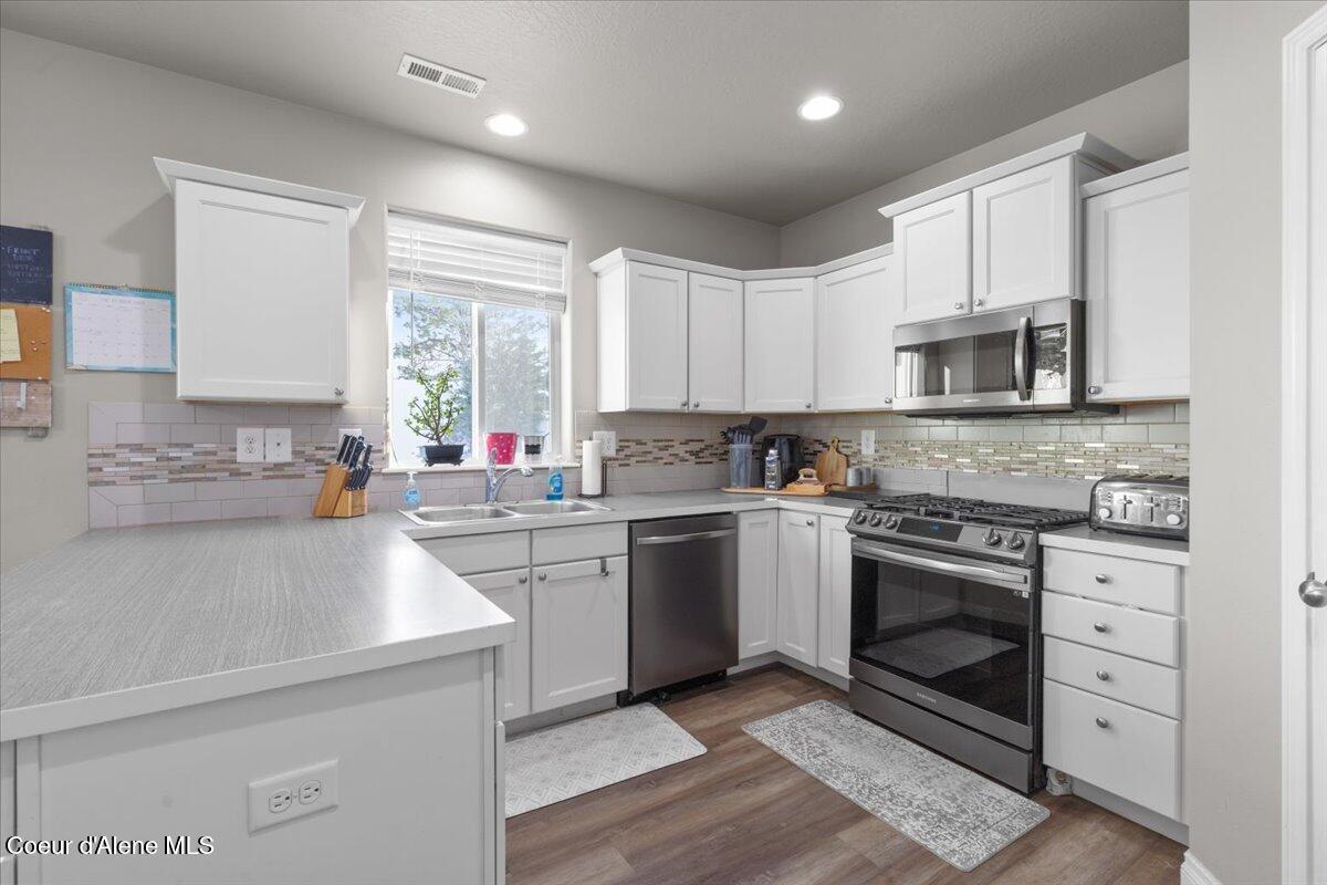 1020 West Jenicek Loop Post Falls, ID 83854 - Photo 21 of 67 Roomy Kitchen