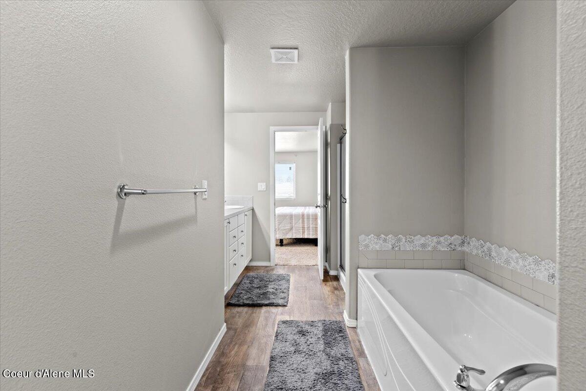 1020 West Jenicek Loop Post Falls, ID 83854 - Photo 42 of 67 Master Soaking Tub
