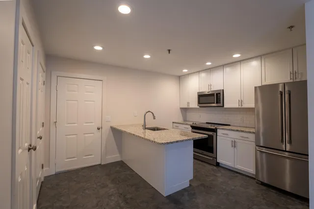 $1,800 | 28 Academy Street, Unit 7, Franconia, NH 03580